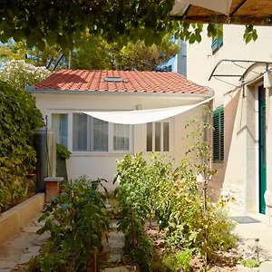 https://studio-apartman-kacunic.splithotels.org
